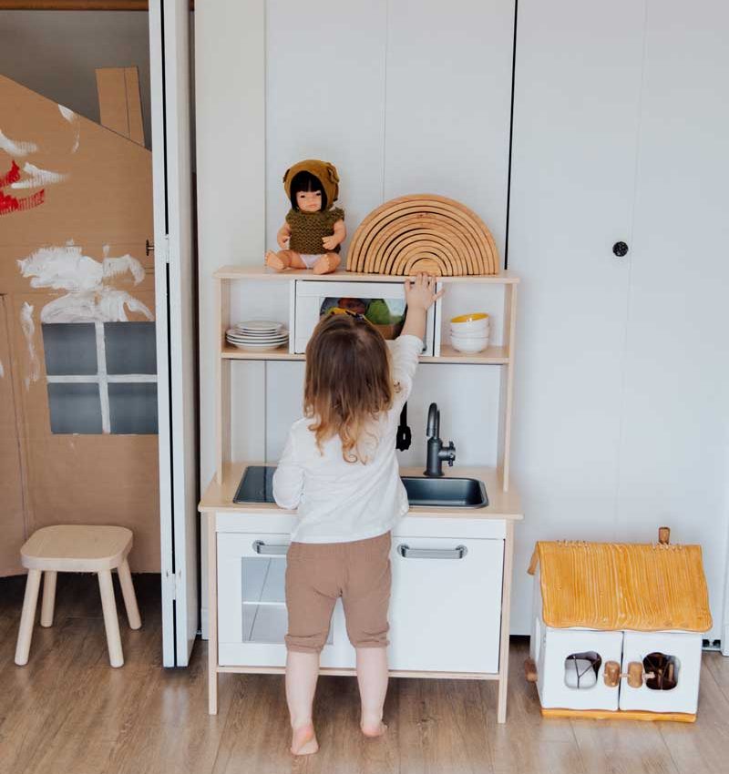 Playroom Decluttering - Good habits - Teaching your children to pick up after themselves Playroom Decluttering - Good habits - Teaching your children to pick up after themselves
